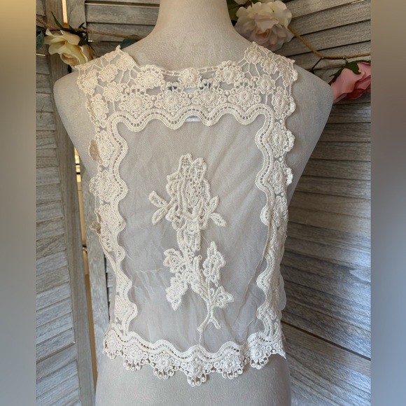 LACE CROCHET & MESH VEST by Pinky, Women’s SZ M, Floral Embroidery Cream/Ivory - Picture 9 of 16